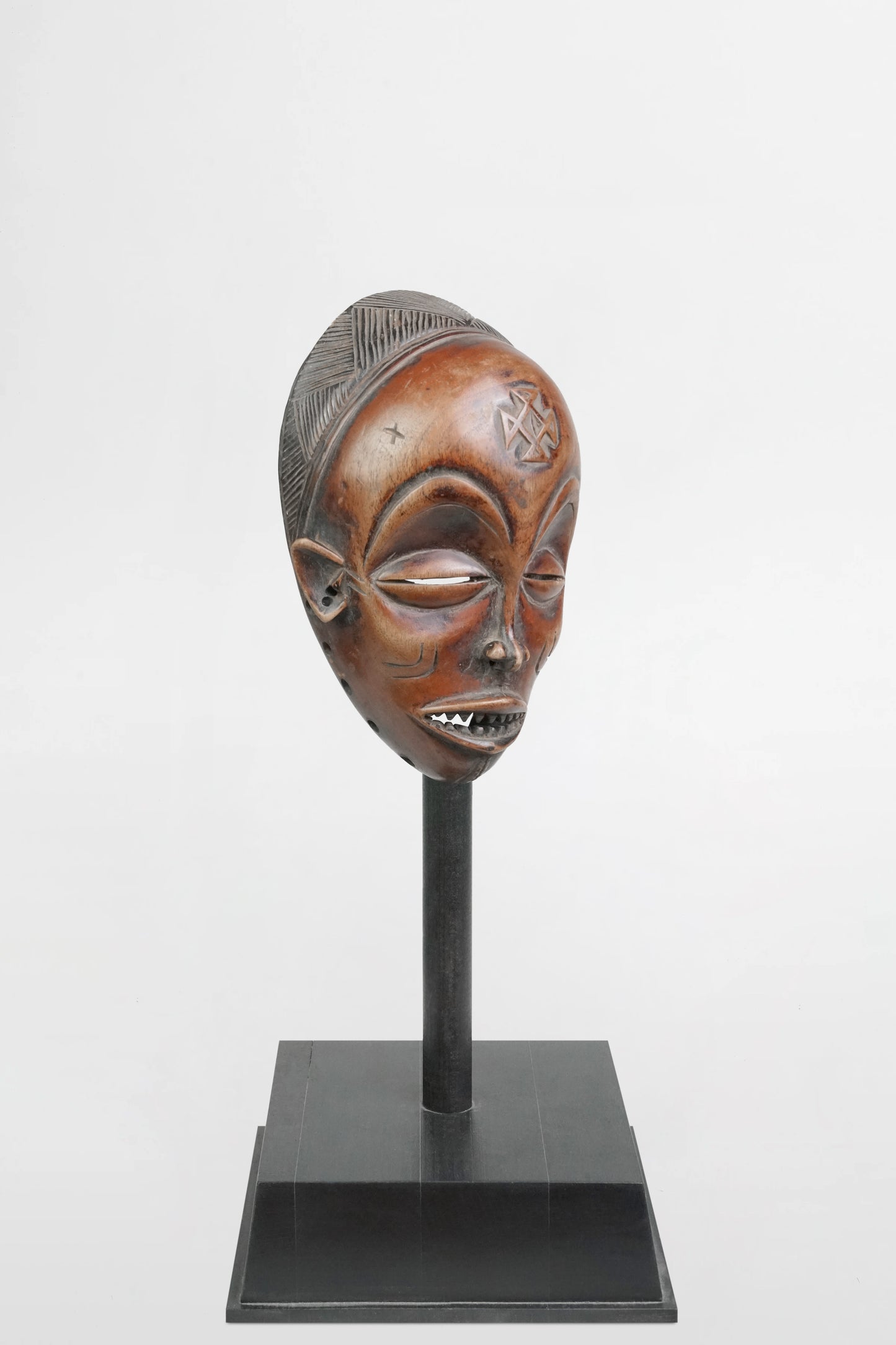 Chokwe mask – Angola/DR Congo, mid 20th century