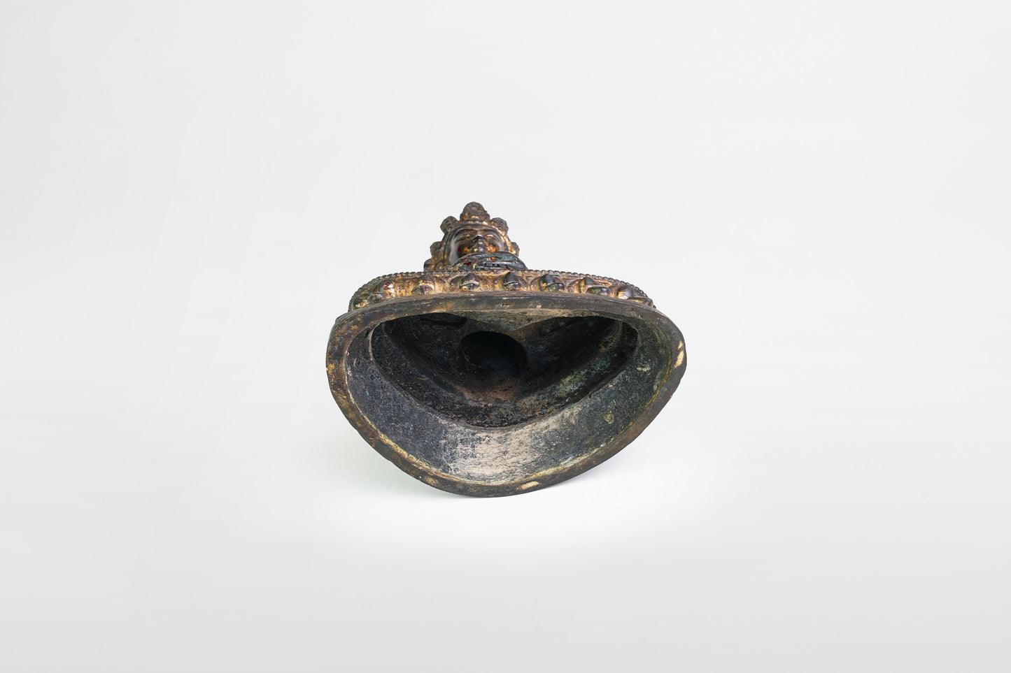 Vergoldete Bronzestatue des Amitayus – China, Ming-Dynastie, 16. Jahrhundert