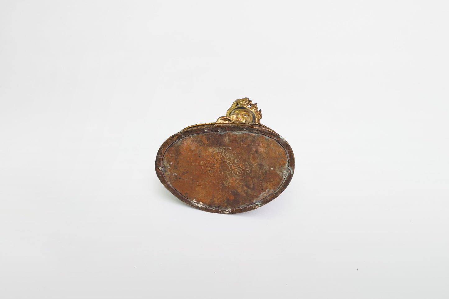 Feuervergoldete Bronzefigur des Avalokiteshvara – China, 18. Jahrhundert