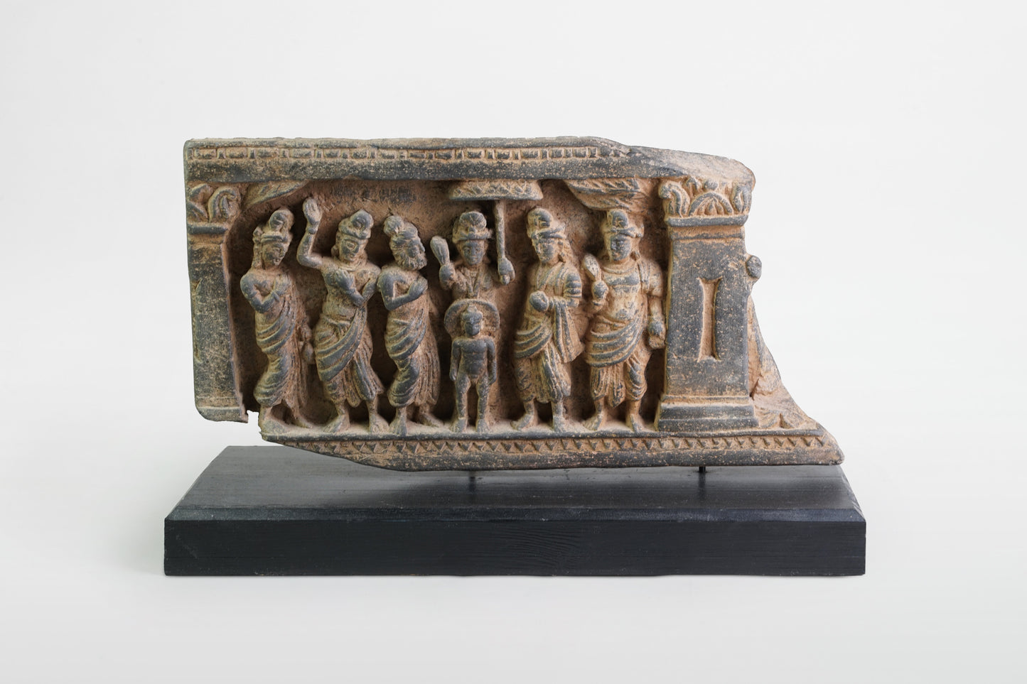 Gandharan-Schieferfries mit einer Szene aus dem Leben Buddhas – Indien, 2.–3. Jahrhundert