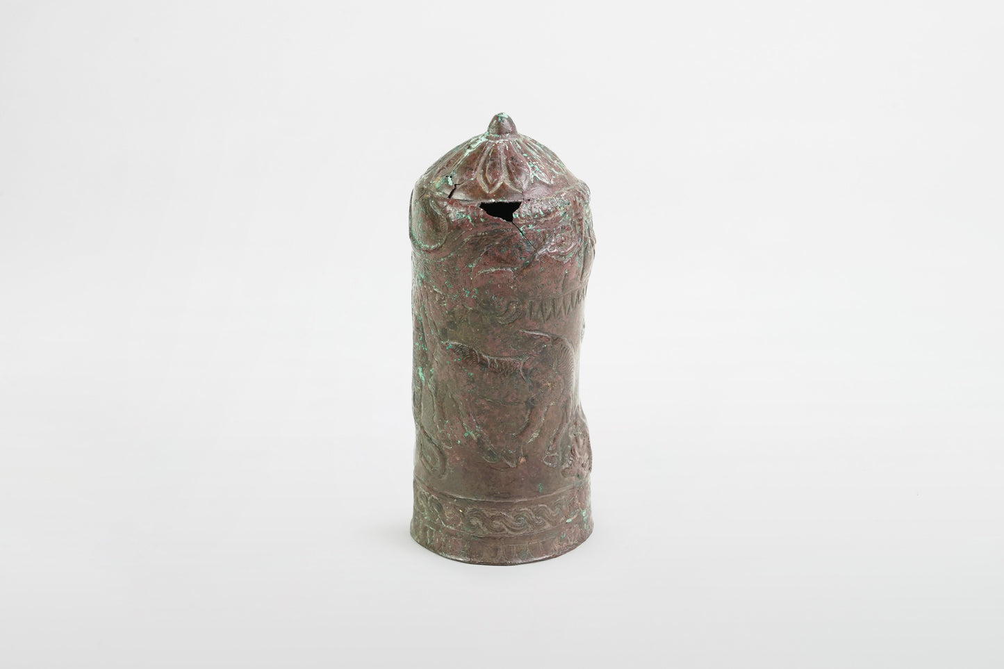 Elamitisches Trinkgefäß aus Bronze mit der Darstellung eines Löwen und eines Hirschen – Persien, 8. Jahrhundert v. Chr.