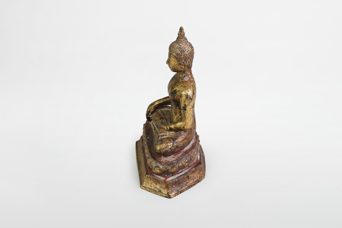 Bronzefigur des Buddha Shakyamuni, Ayutthaya-Stil, Gold – Thailand, ca. 19. Jahrhundert