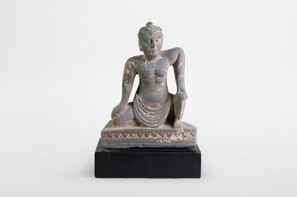 Gandharan-Atlasfigur – Indien, 3.–4. Jahrhundert