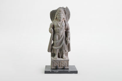 Bodhisattva-Figur aus Gandhara – Indien, 2.–3. Jahrhundert