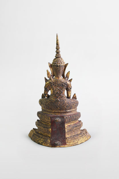 Buddha aus vergoldeter Bronze – Thailand, 19. Jahrhundert