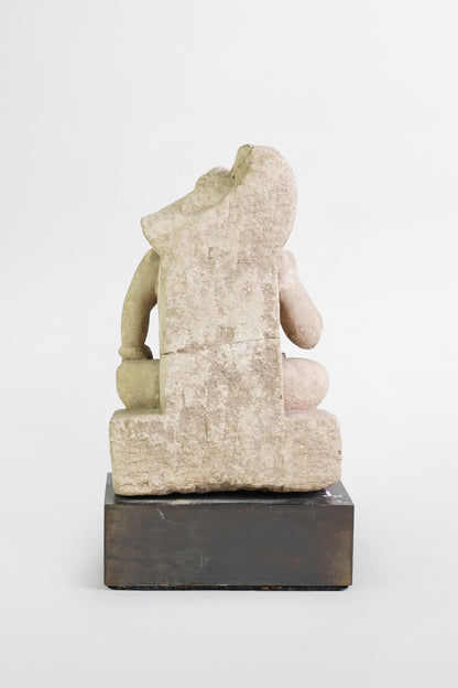 Figur des sitzenden Shahi – Indien, 5.–8. Jahrhundert