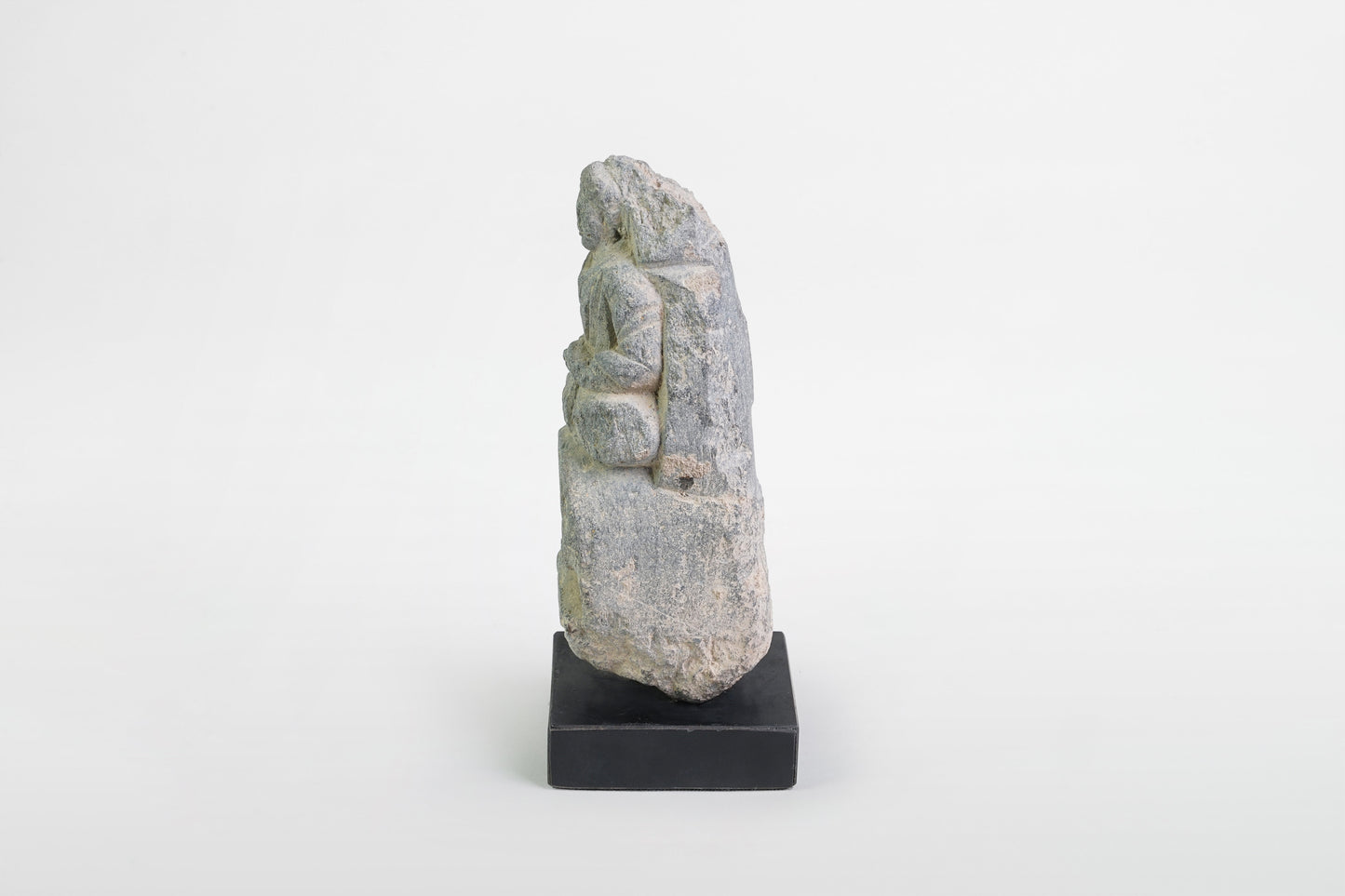 Gandharan-Buddha-Figur – Indien, 2.–3. Jahrhundert