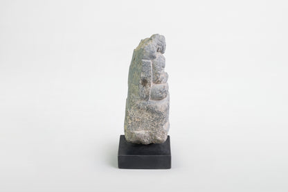Gandharan-Buddha-Figur – Indien, 2.–3. Jahrhundert