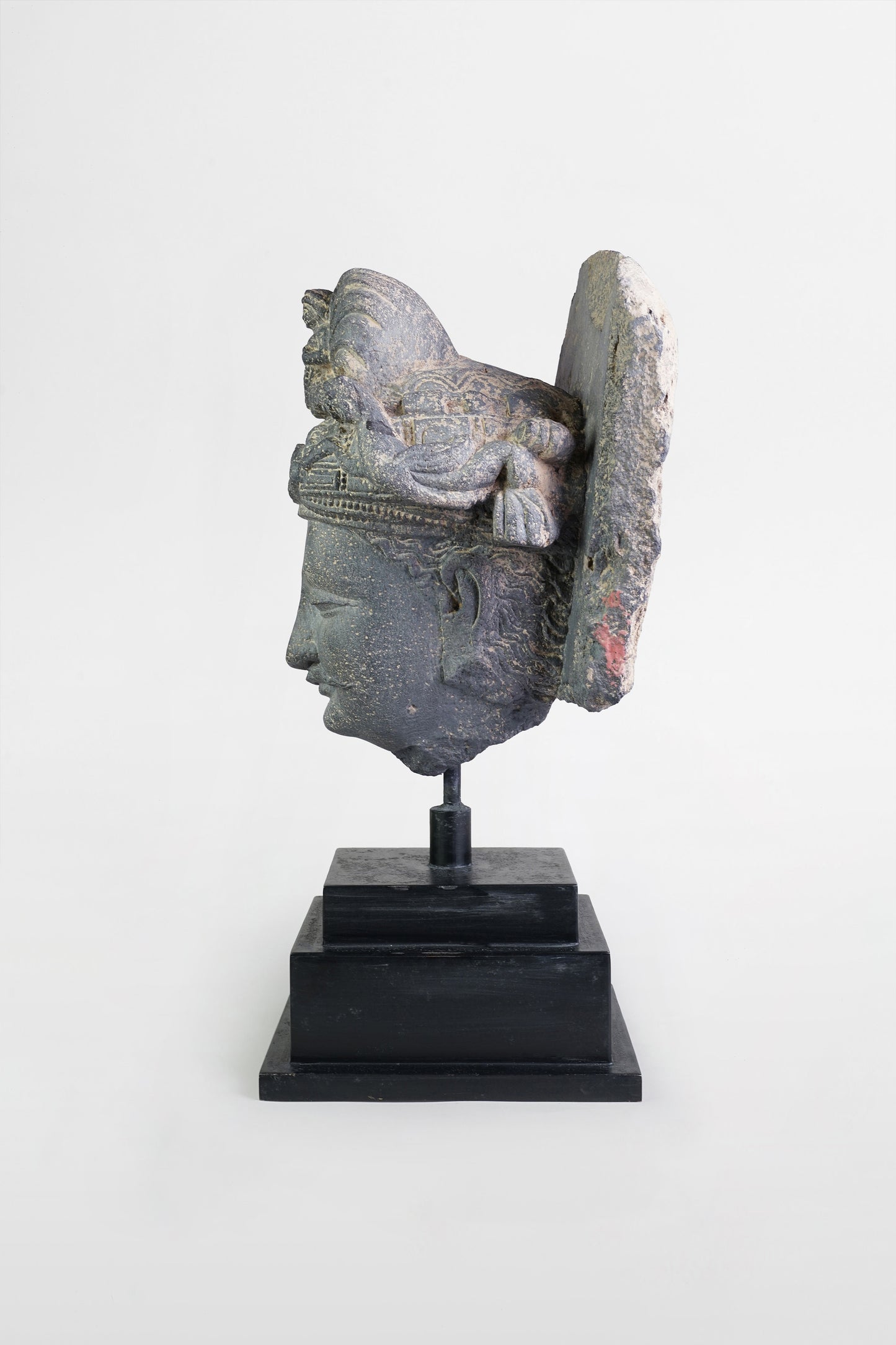 Gandharanischer Bodhisattva-Kopf – Indien, 2.–3. Jahrhundert