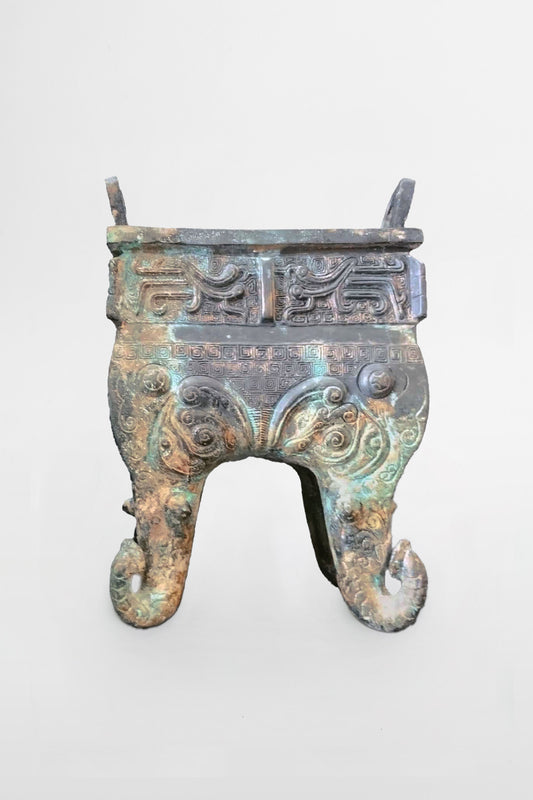 Cult bronze type fang ding – China, Western Zhou dynasty, 6th century BC