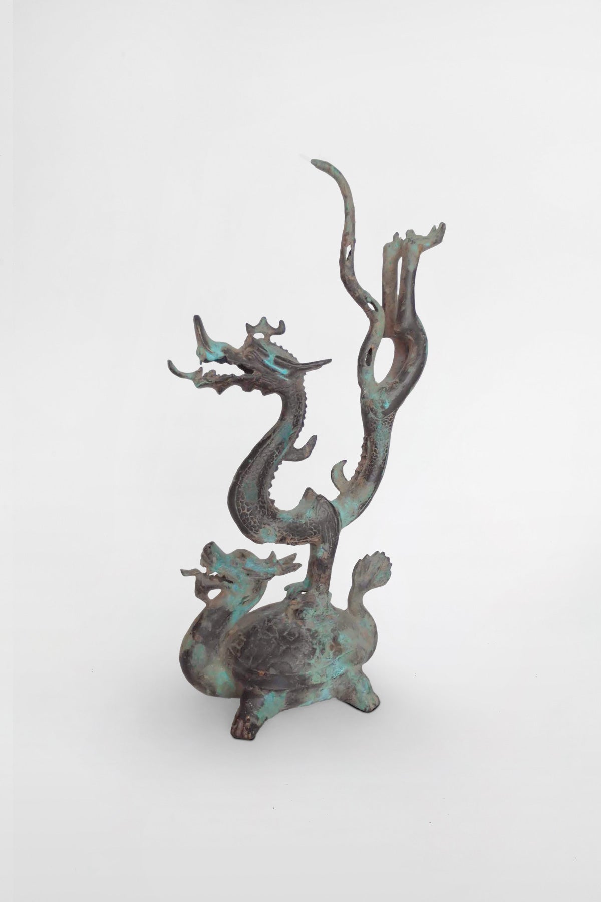 Bronze dragon on chimera – China, Zhou dynasty, 5th century BC