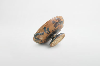 Schwarz glasierte Kylix mit laufendem nackten Athleten – Griechenland, 5. Jahrhundert v. Chr.
