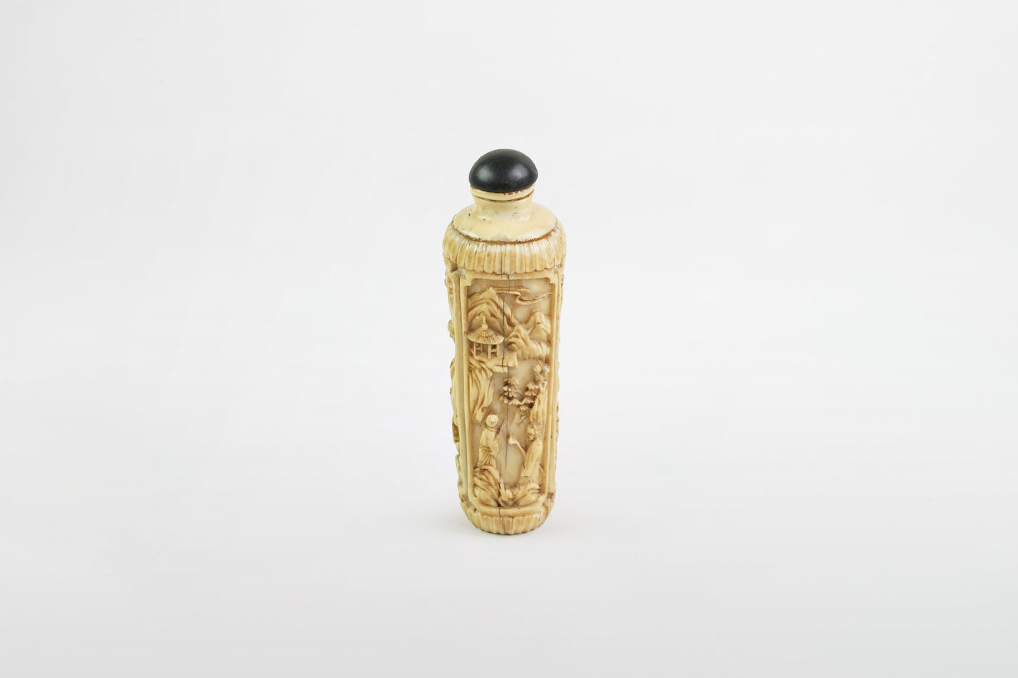 Richly decorated ivory snuff bottle – China, 19th century