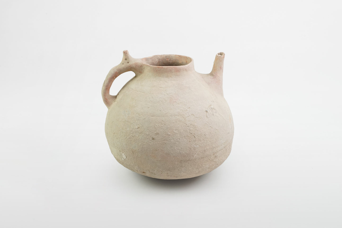 Keramikkaraffe mit Tiermotiv – Baktrien, 3000–2000 v. Chr.