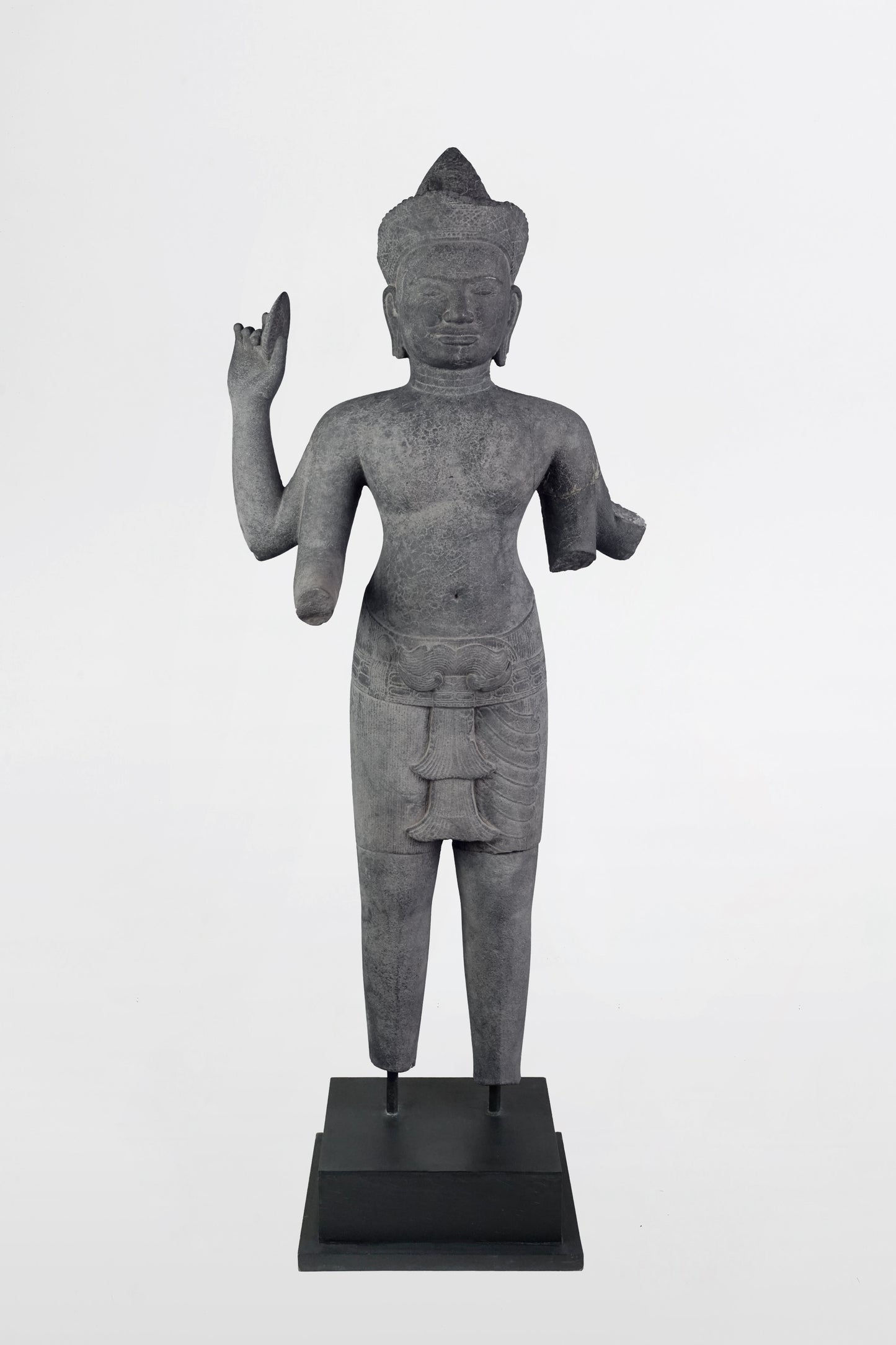 Seltene und bedeutende Statue von Vishnu, Khmer, Pre-Rup-Stil – Kambodscha, 10. Jahrhundert