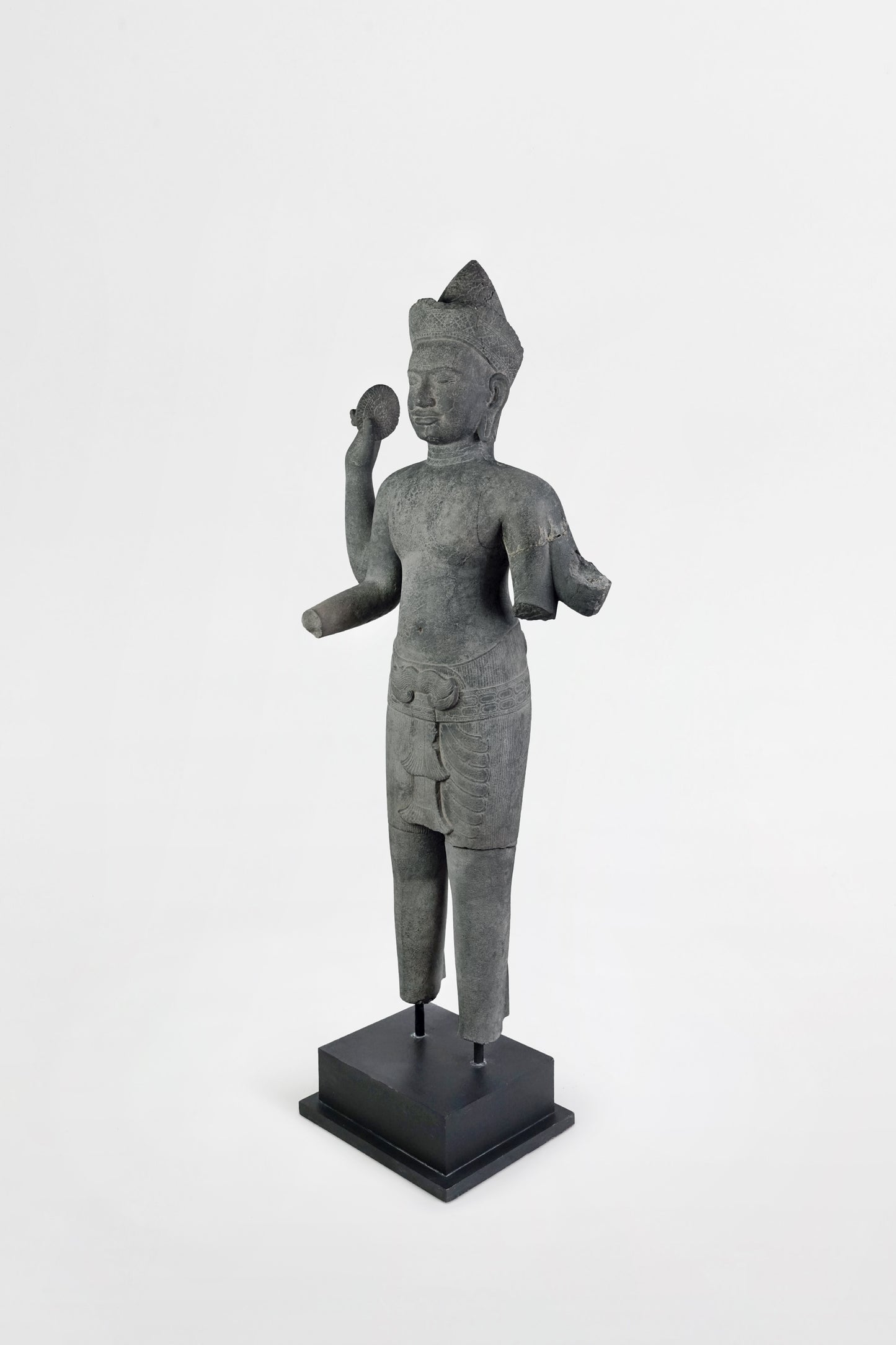 Seltene und bedeutende Statue von Vishnu, Khmer, Pre-Rup-Stil – Kambodscha, 10. Jahrhundert