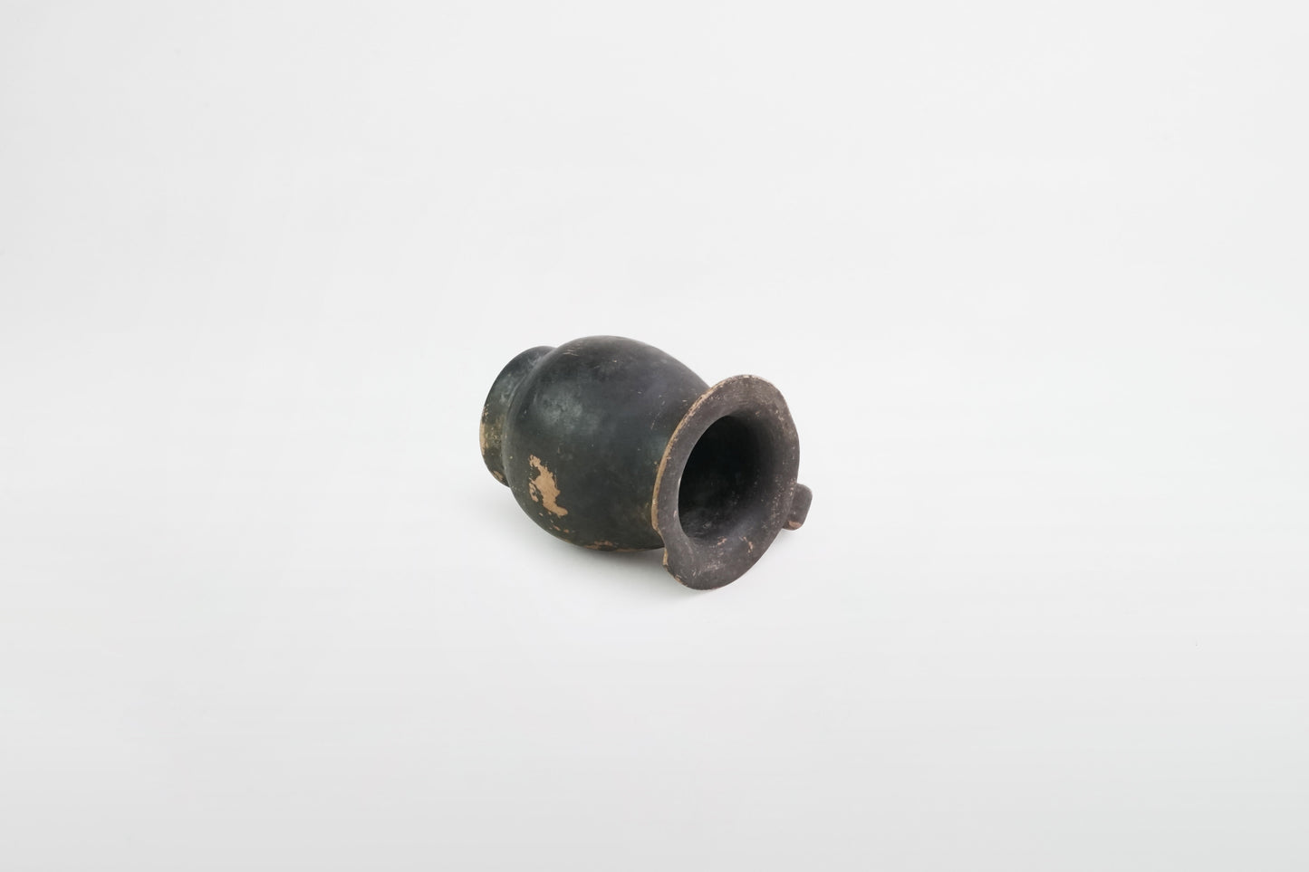 Kleiner schwarz lackierter Krug (Miniatur-Oinochoe) – Griechenland, 3.–1. Jahrhundert v. Chr.