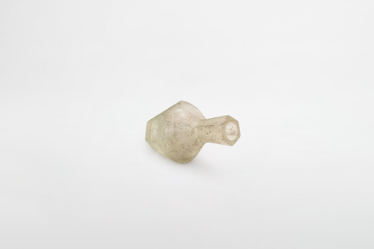 Kleine sechseckige Glasflasche – Ägypten, 1.–3. Jahrhundert