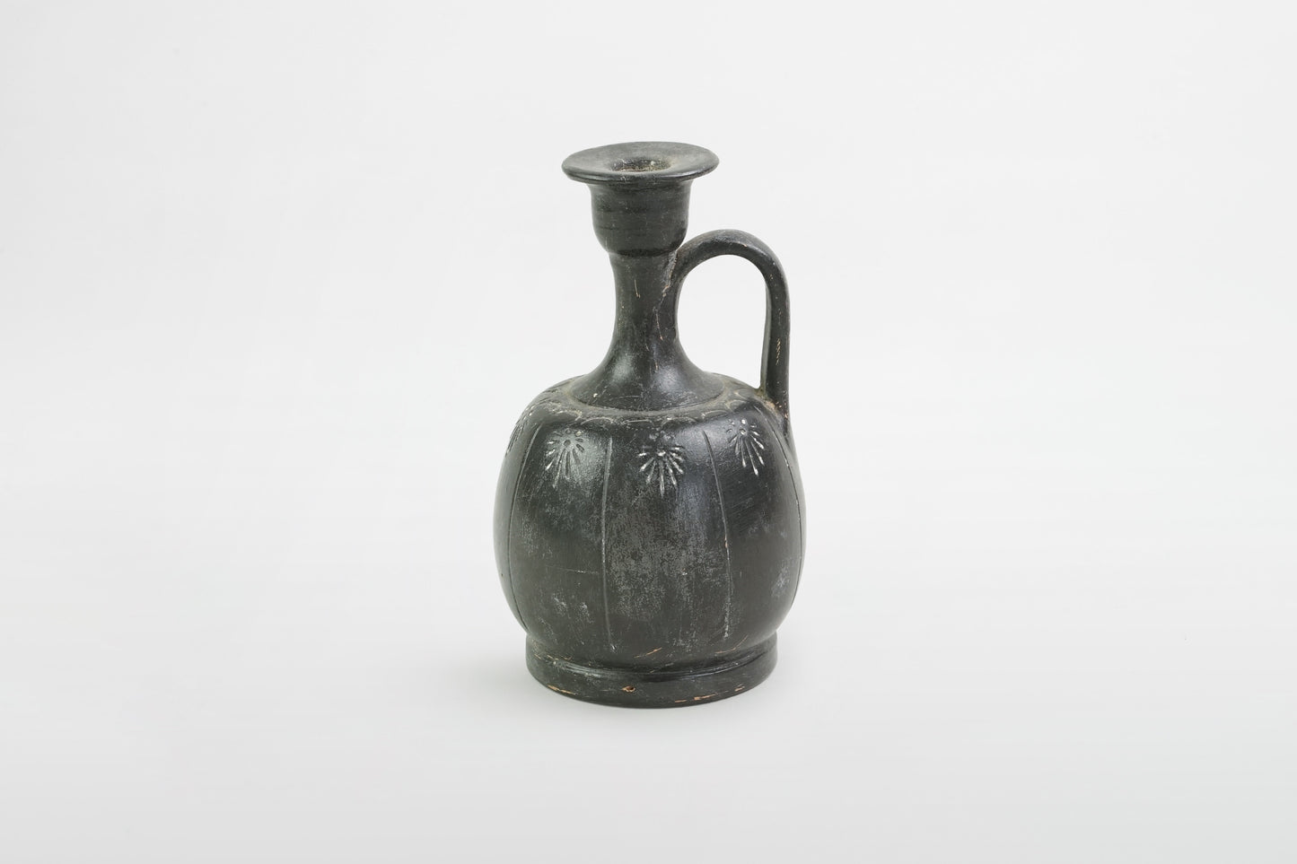 Süditalienische schwarz glasierte Lekythos – Griechenland, ca. 4. Jahrhundert v. Chr.