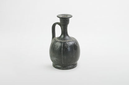 Süditalienische schwarz glasierte Lekythos – Griechenland, ca. 4. Jahrhundert v. Chr.
