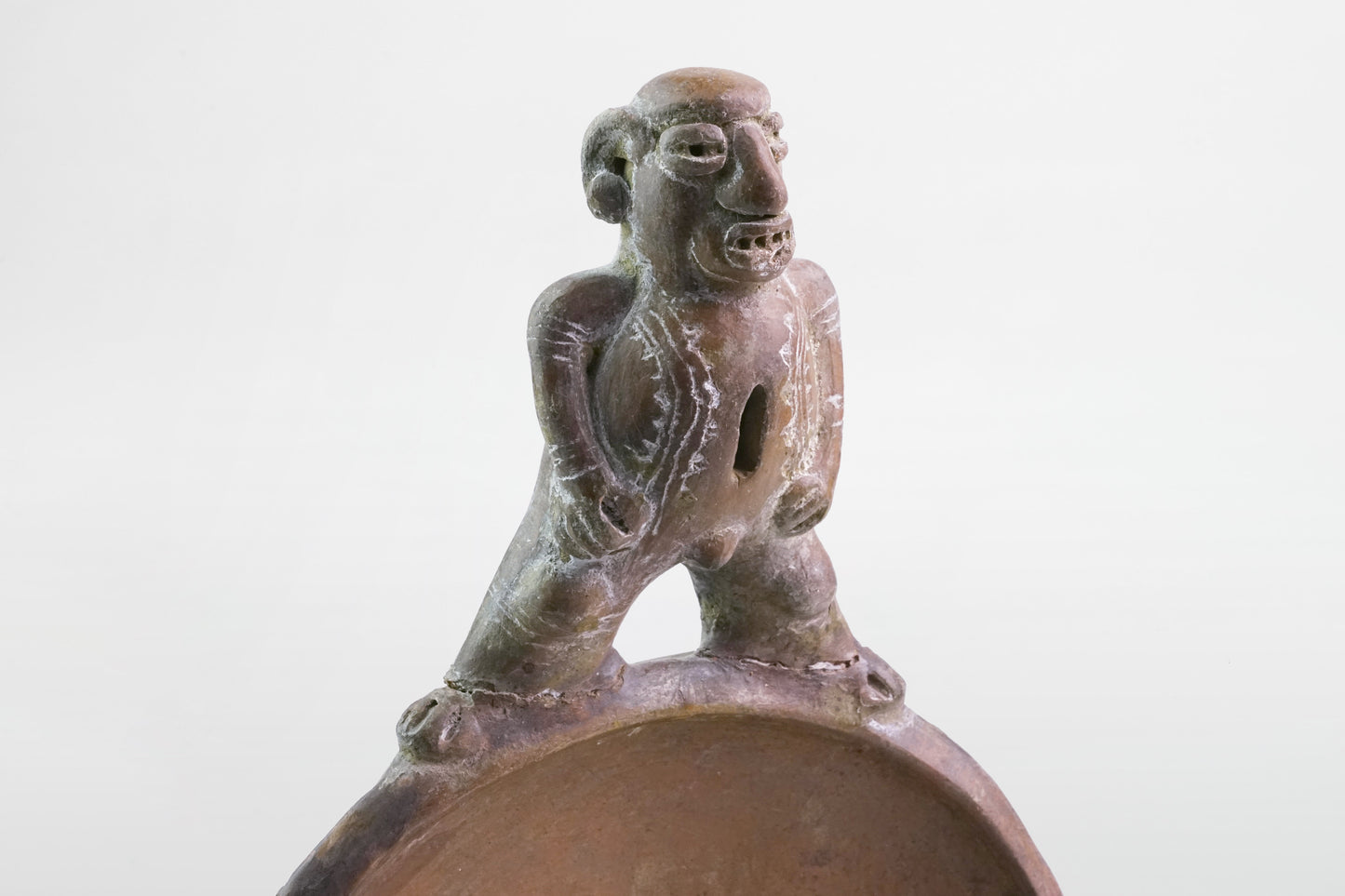 Schale mit anthropomorpher Figur, Region Nicoya – Costa Rica, ca. 7. Jahrhundert