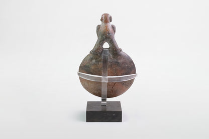 Schale mit anthropomorpher Figur, Region Nicoya – Costa Rica, ca. 7. Jahrhundert