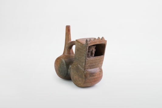 Töpfergefäß mit Ausguss, Virú- oder Moche-Kultur – Peru, ca. 2. Jahrhundert v. Chr. – 7. Jahrhundert