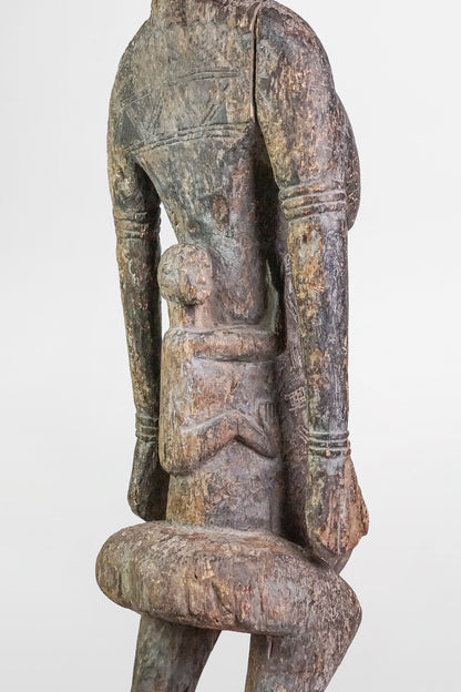 Holzstatue einer Mutter mit Kind, Dogon-Kultur – Mali, frühes 20. Jahrhundert