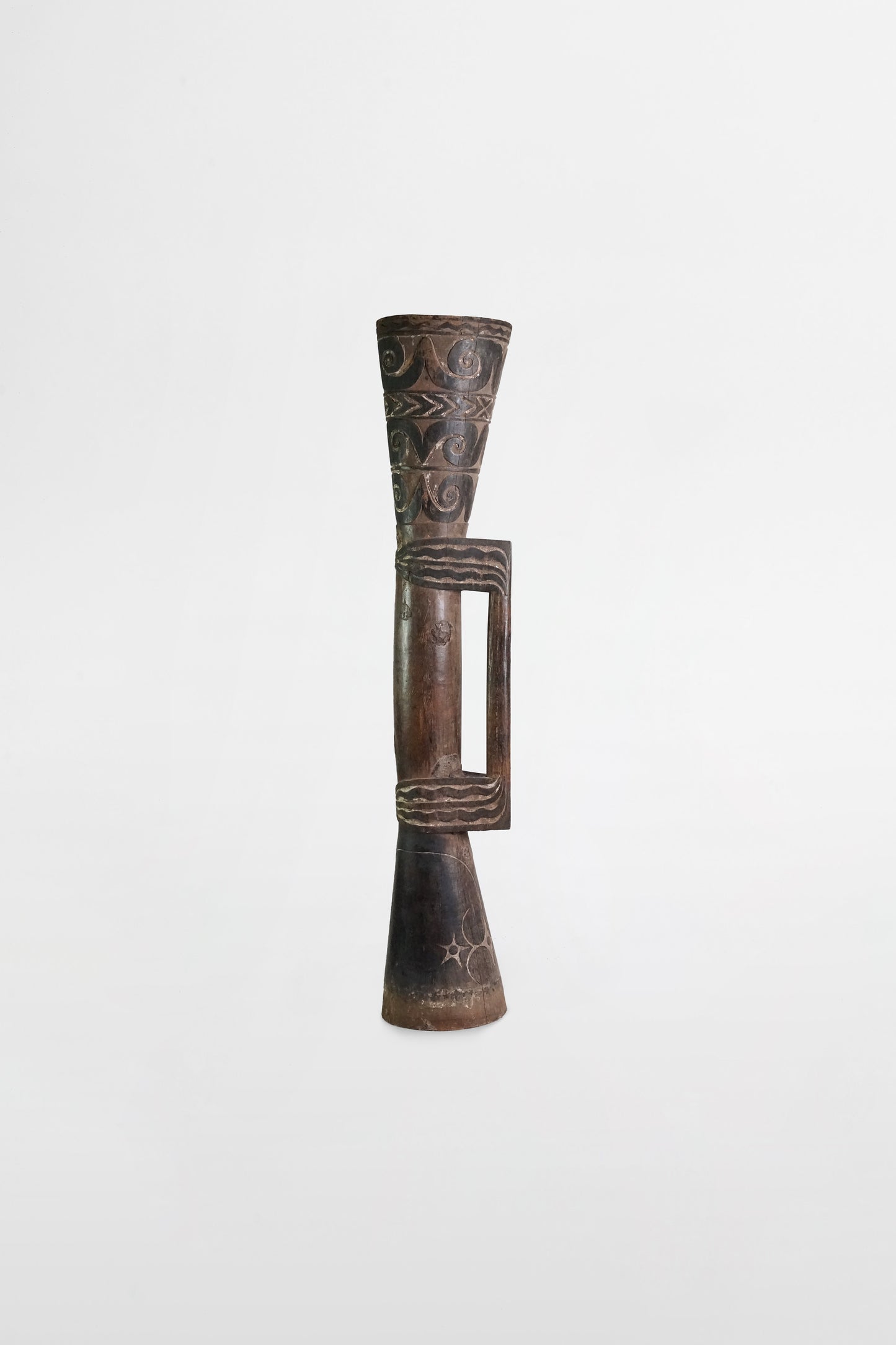 Wooden drum in hourglass shape (kundu), Asmat – Papua New Guinea, 20th century