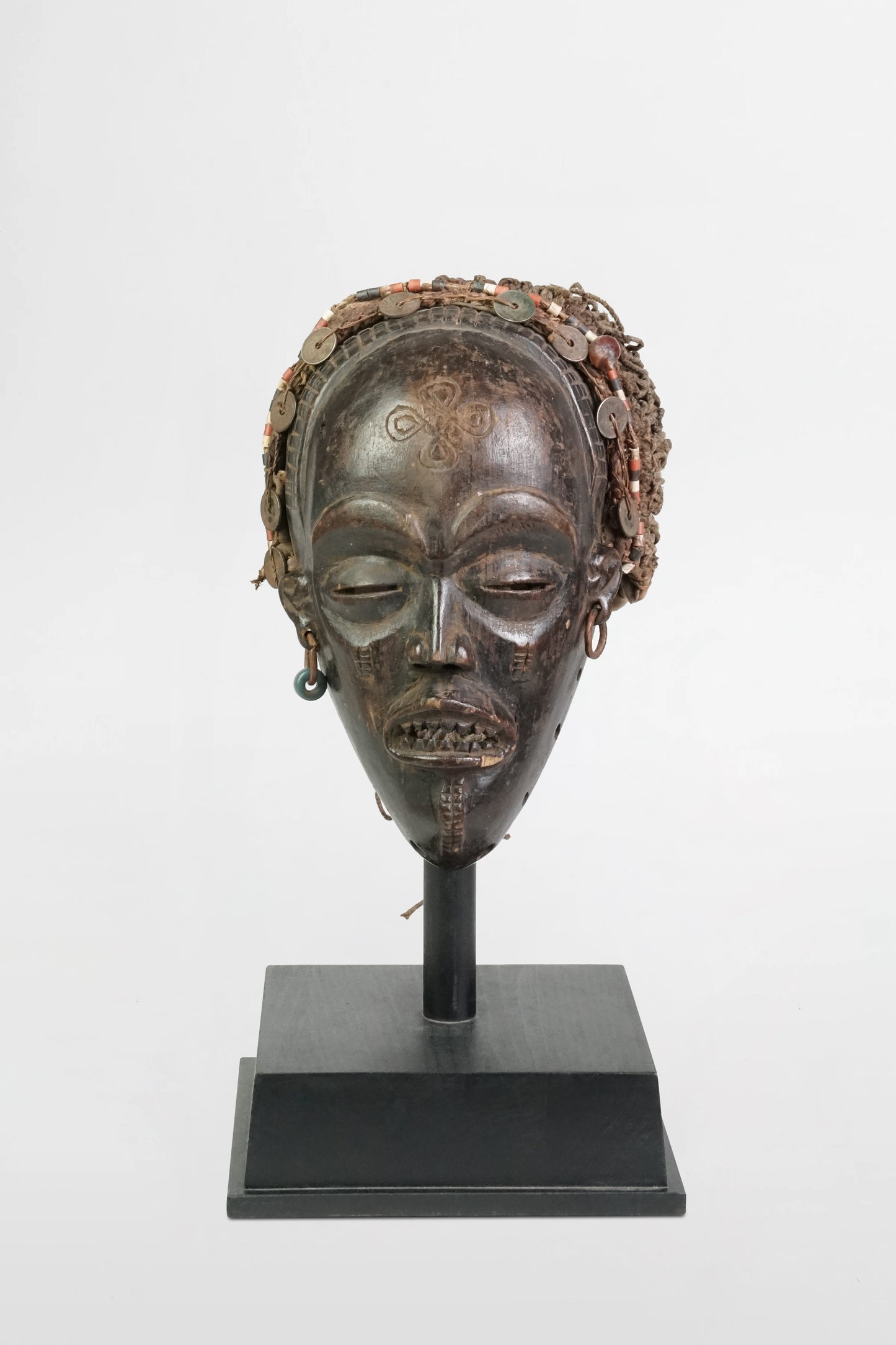 Chokwe Pwo mask – DR Congo, early 20th century