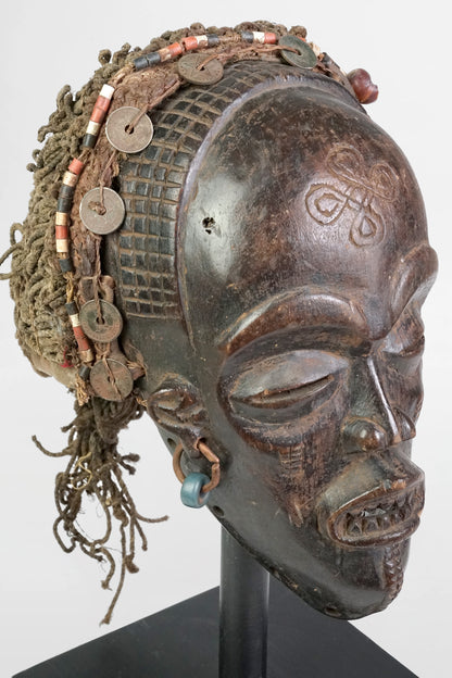 Chokwe Pwo mask – DR Congo, early 20th century
